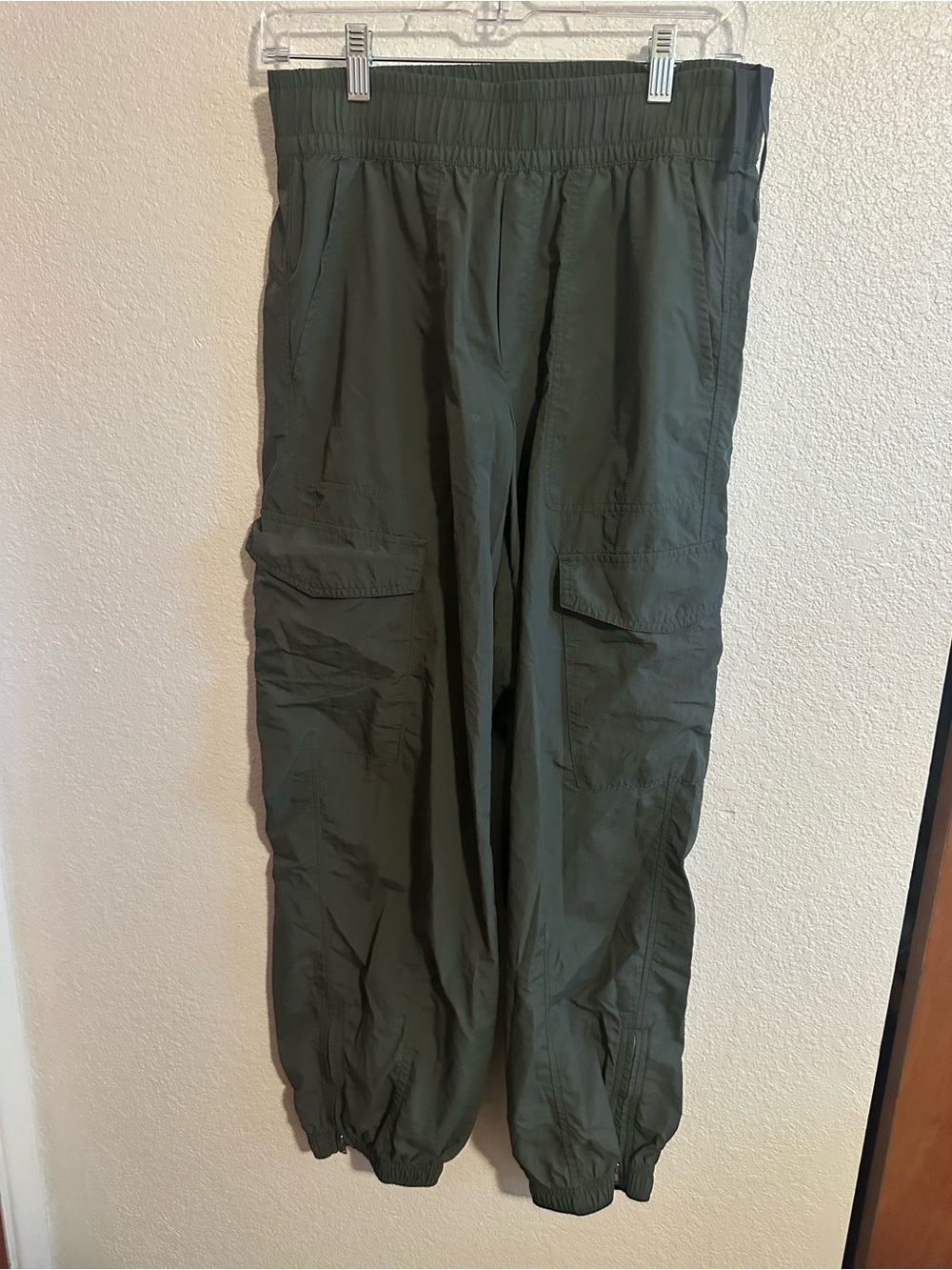 Women’s old navy Olive Cargo Jogger Pants